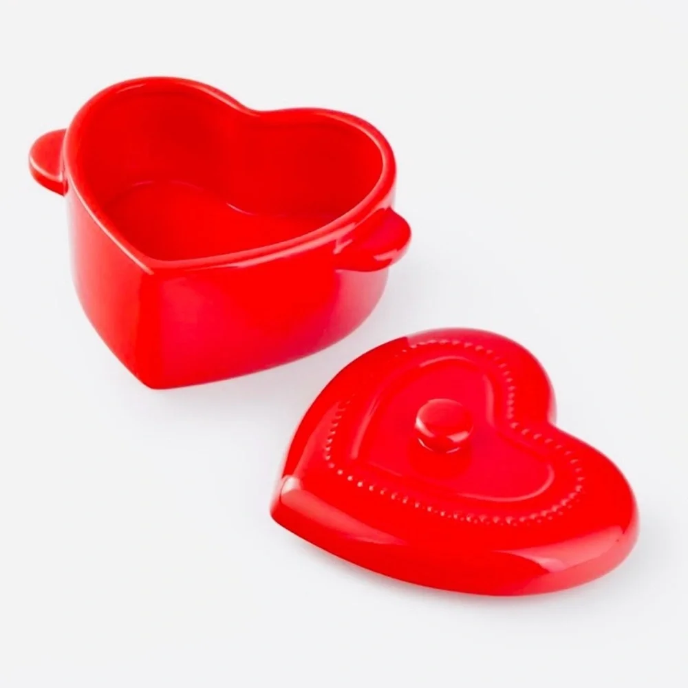 Target Bullseye Playground Valentine’s Day Ceramic Red Heart Shaped Dutch Oven